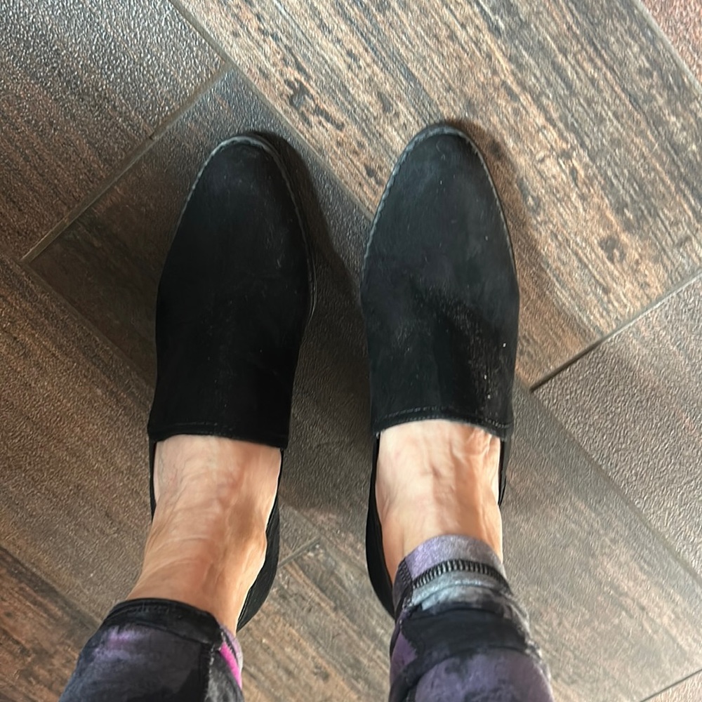 Stuart Weitzman suede heels in perfect condition   Versatile and comfortable